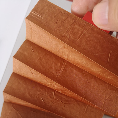 柔らかく,手動操作のために繊細な布